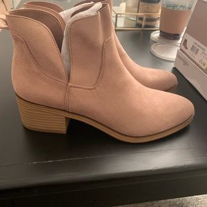Francesa’s Fergalicious Blush Bootie